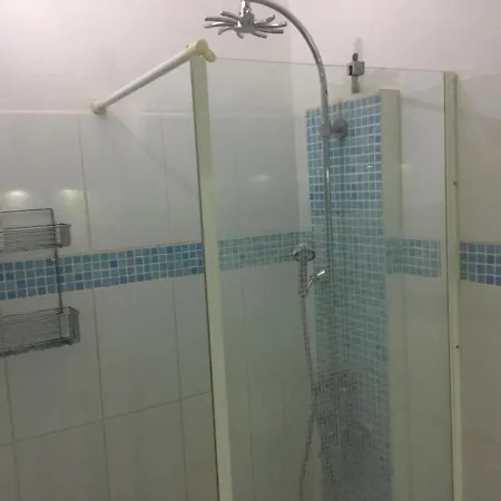 Air Conditioned 1 Bedroom Apt With Wi-fi & Patio * אלבופיירה
