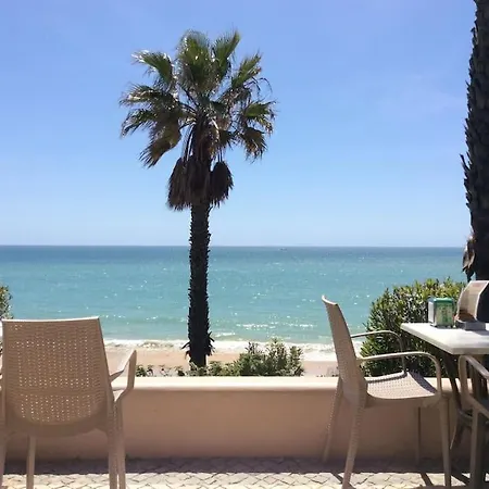 Air Conditioned 1 Bedroom Apt With Wi-fi & Patio. *