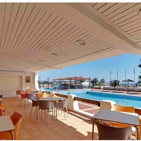 Air Conditioned 1 Bedroom Apt With Wi-fi & Patio. Apartment Albufeira