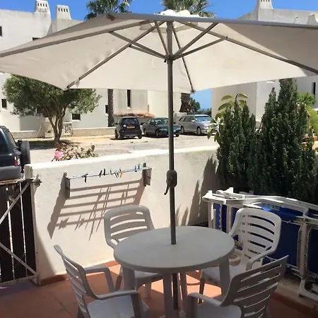 Air Conditioned 1 Bedroom Apt With Wi-fi & Patio Albufeira